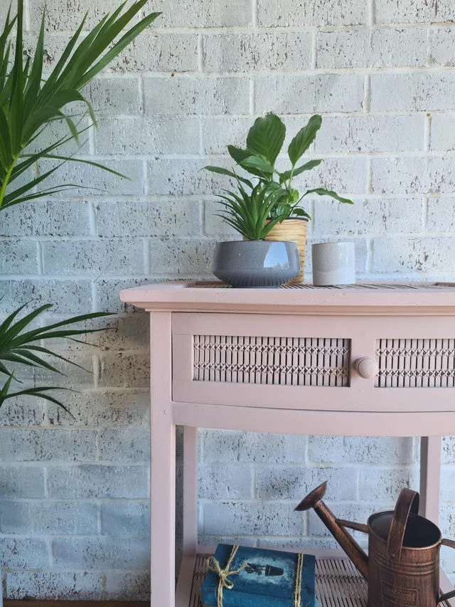 Dixie Belle Soft Pink  chalk mineral paint