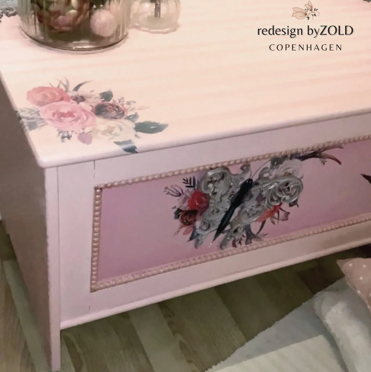 Dixie Belle Soft Pink  chalk mineral paint